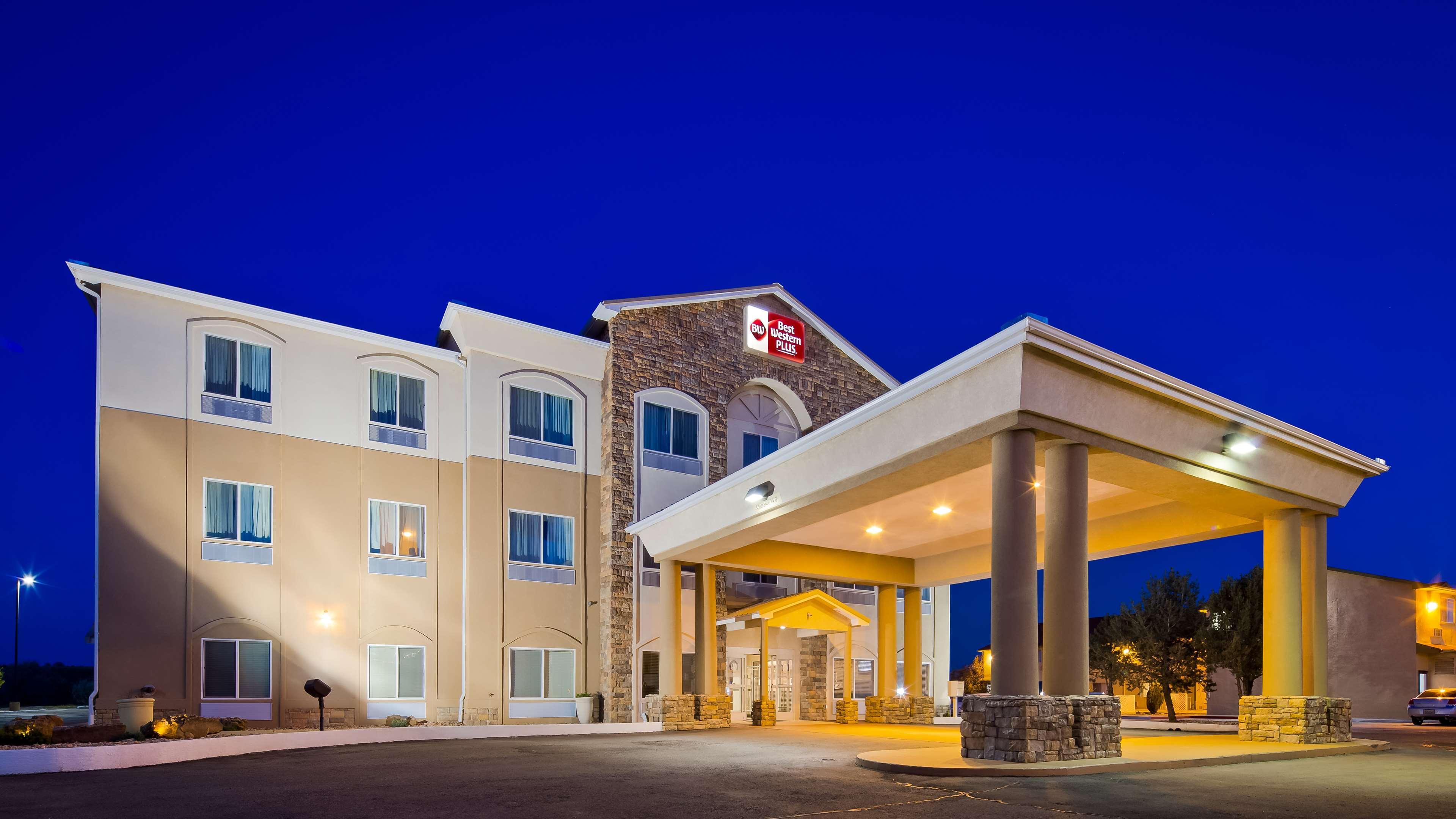 Best Western Plus Montezuma Inn And Suites Las Vegas Exterior photo